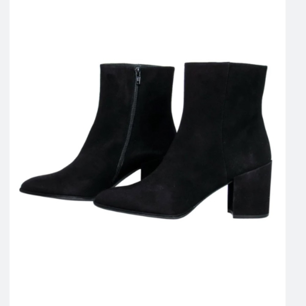 Stuart Weitzman size 8.5 black boots